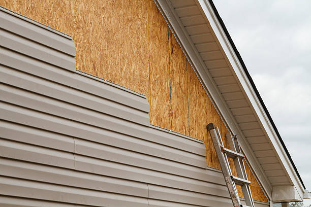 Professional Vinyl Siding technician working in Forest City, NC